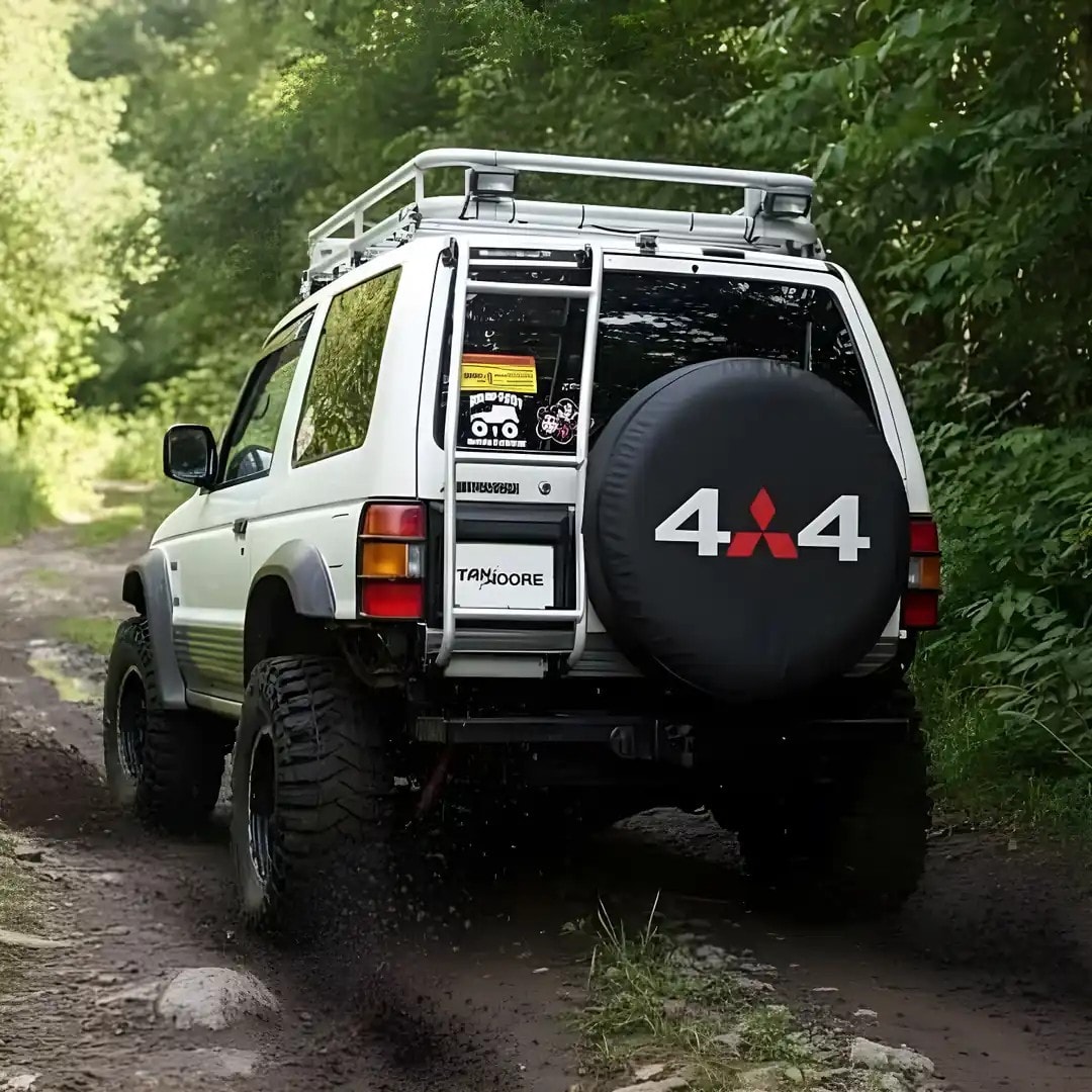 Чехол на запасное колесо Mitsubishi 4x4